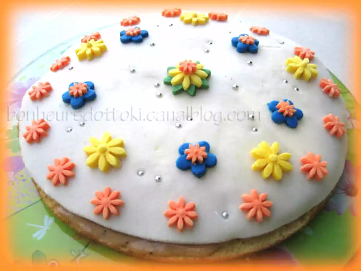 Quatre-quart fleuri : déco 3D avec pâte d'amande et pâte à sucre