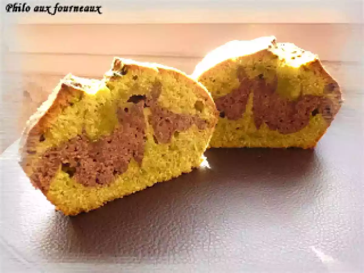 Quatre quart marbré à la caroube & à la pistache