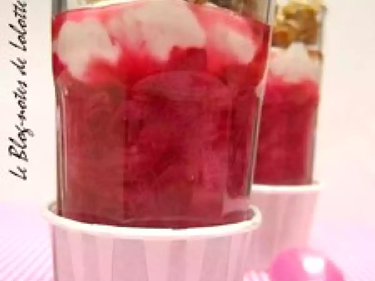 Quelle vie après le kir pour la crème de cassis ? ? II : Rhubarbe tiède