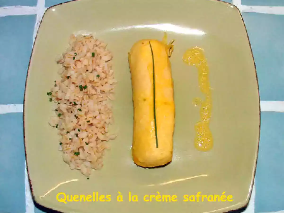 Quenelles à la crème safranée
