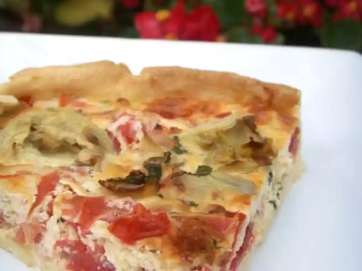 Quiche à la moutarde, tomates et coeurs d'artichaut
