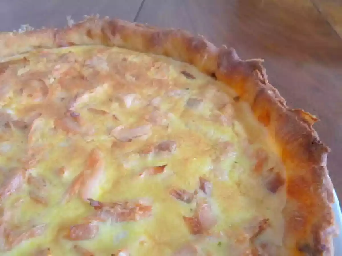 Quiche au saumon et au fromage ail et fines herbes