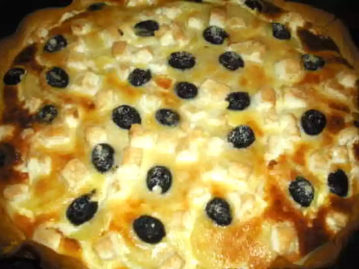 Quiche aux pommes de terre, féta et olives noires