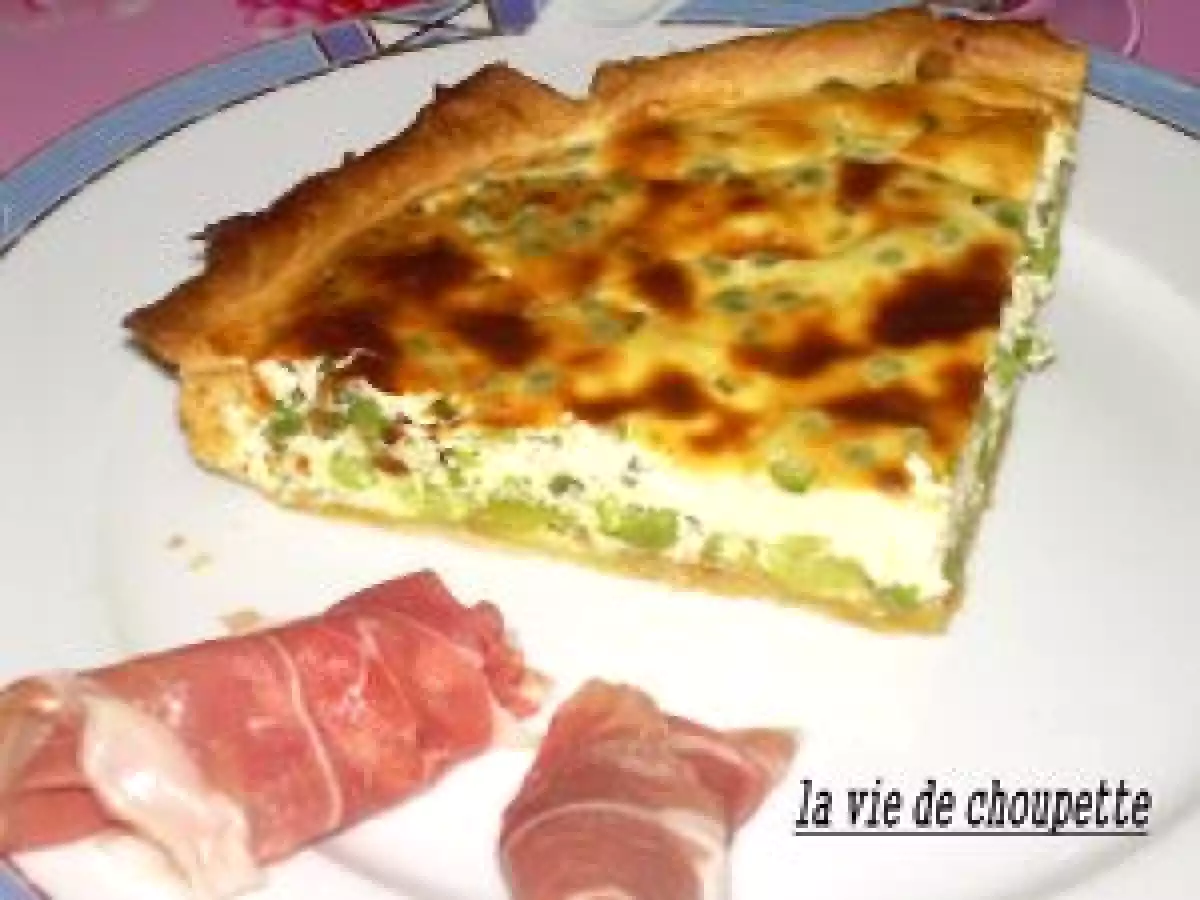 Quiche de petits pois et fèves aux oignons frais