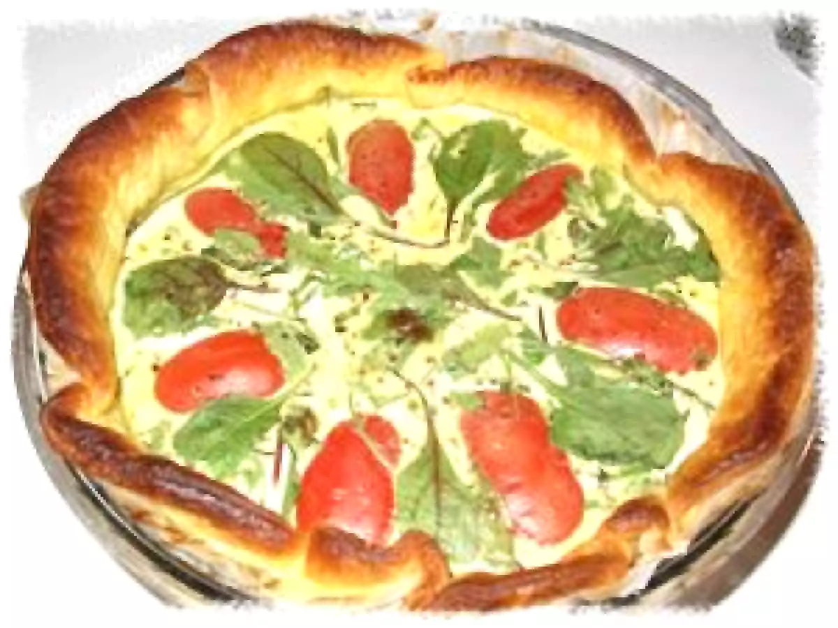 Quiche légère à la tomate et à la salade mélangée