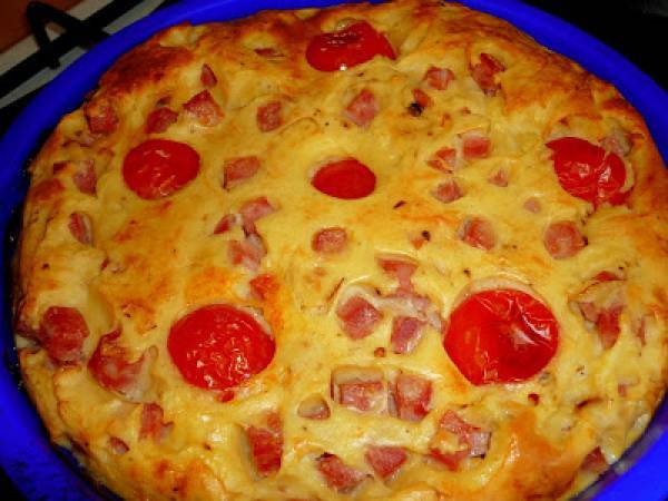 Quiche sans pâte au jambon et tomates