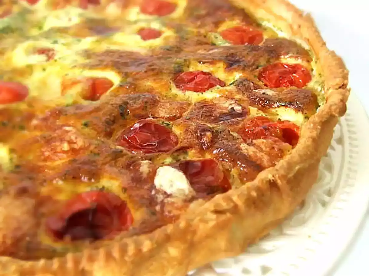 Quiche tomates cerises, lardons, mozzarella et basilic
