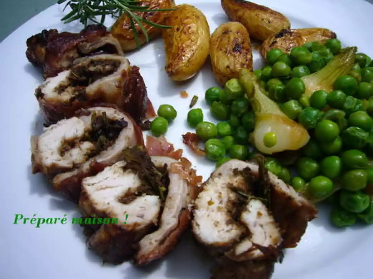 Râbles de lapin farcis tapenade et romarin, grenaille rôtie et petits pois