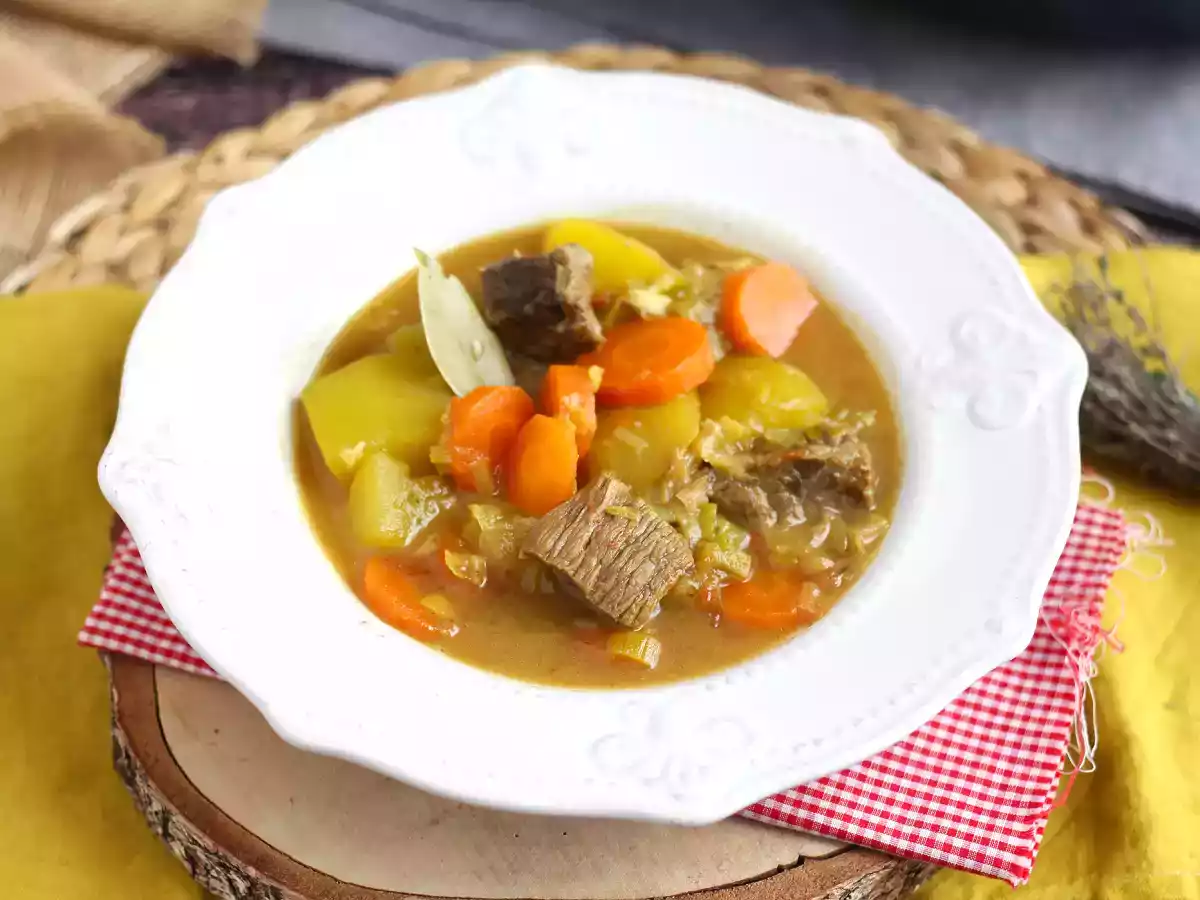 Ragoût de boeuf et pommes de terre à la cocotte minute - photo 3