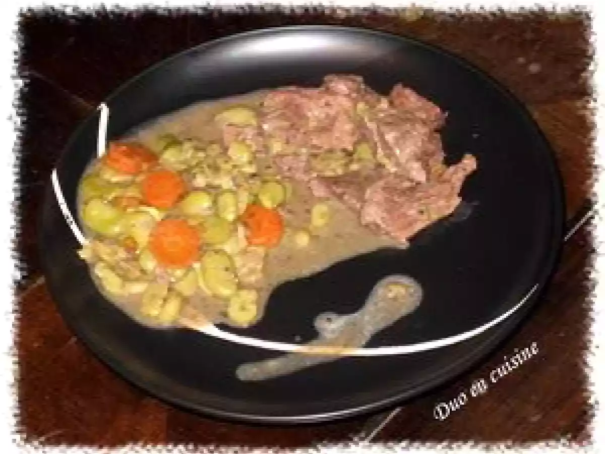 Ragoût de gigot d'agneau aux fèves