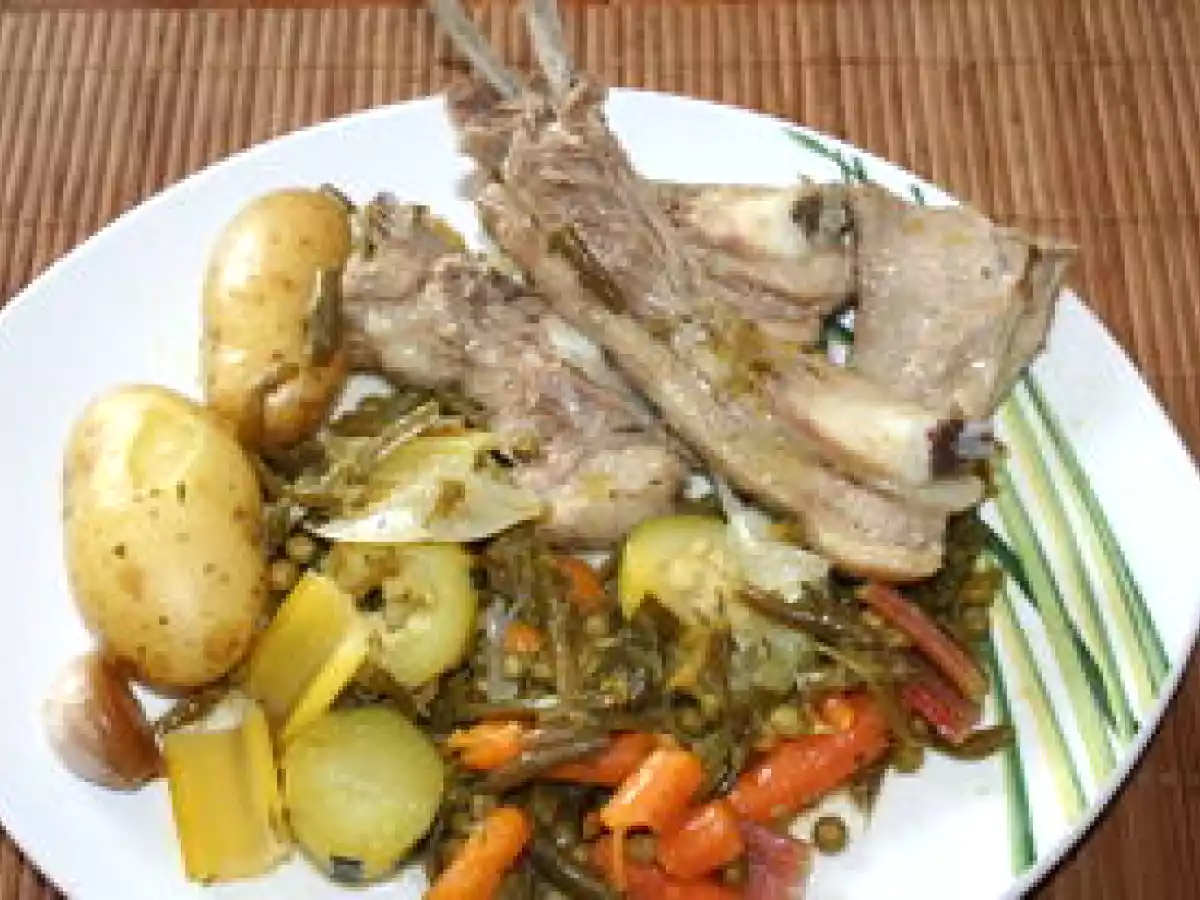 Ragout de poitrine de mouton aux petits légumes du jardin