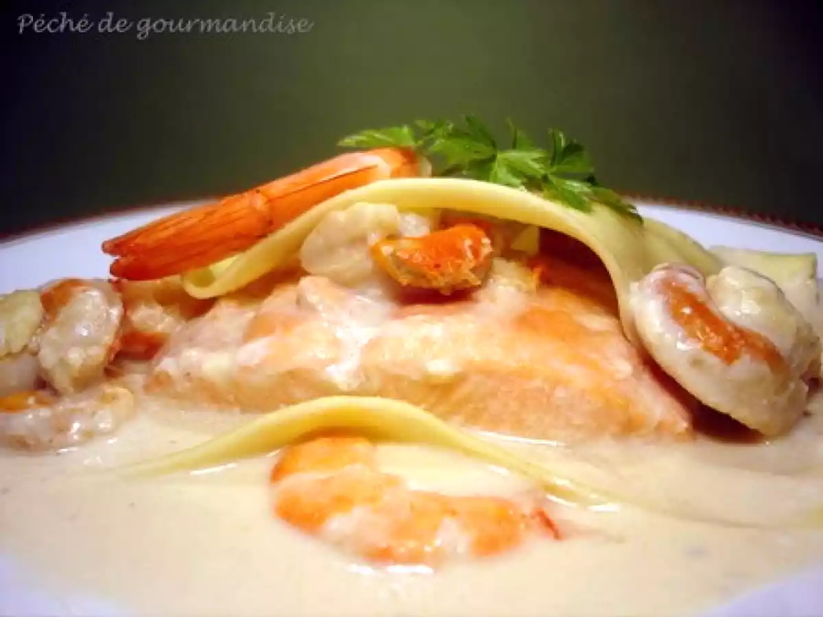 Raviole ouverte de saumon sauce aux coquillages et au Noilly