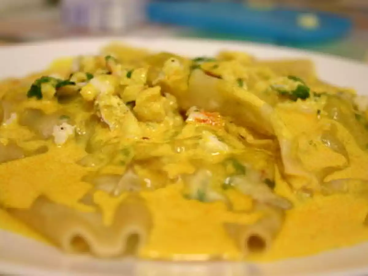 Ravioles de crabe et sa sauce au curcuma