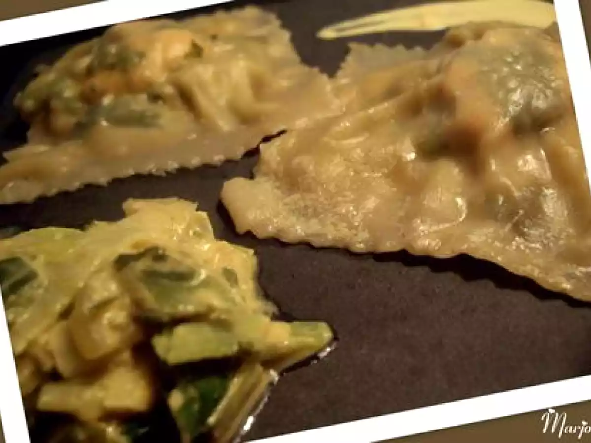 Ravioles de saumon et poireaux au curry