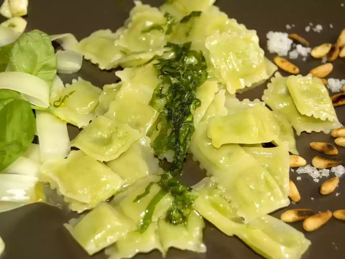 Ravioles du Dauphiné, sauce au basilic