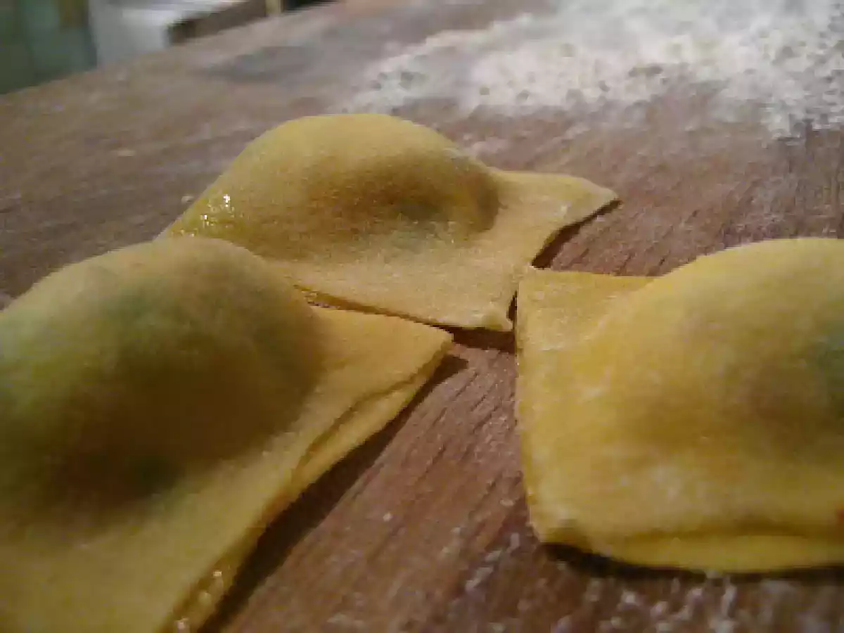 Ravioles jambon Parme, ricotta et basilic