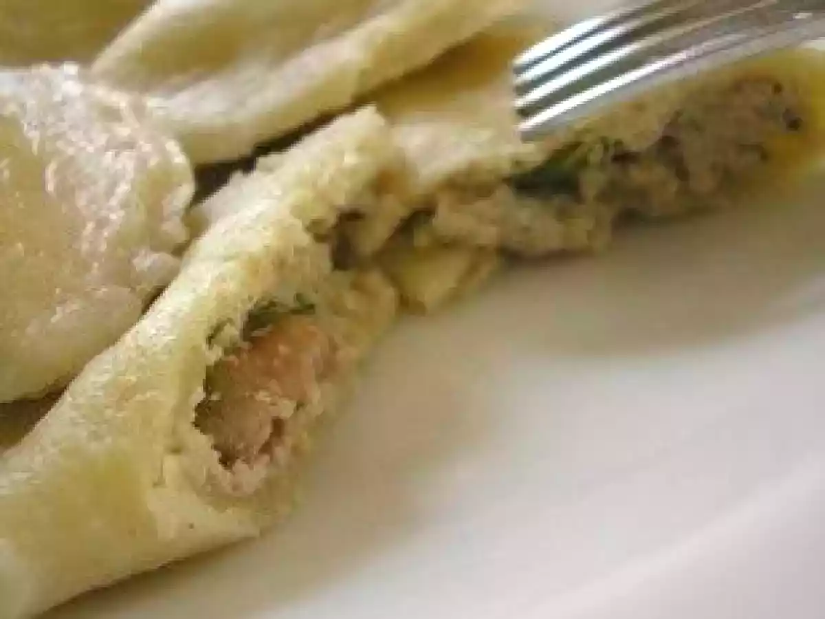 Ravioli aux aubergines, aux anchois et aux noix