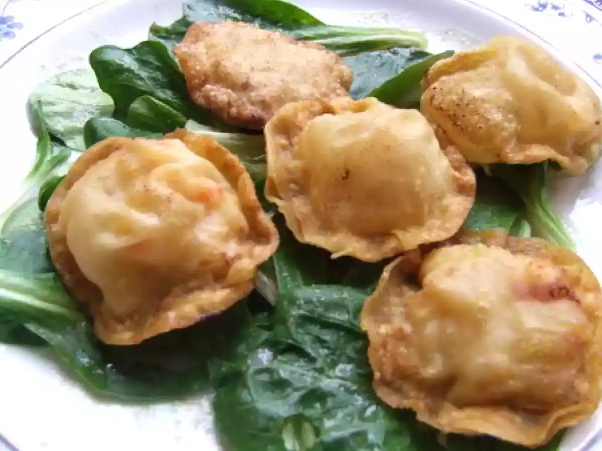 Ravioli croustillants à la crevette, nashi & curry vert