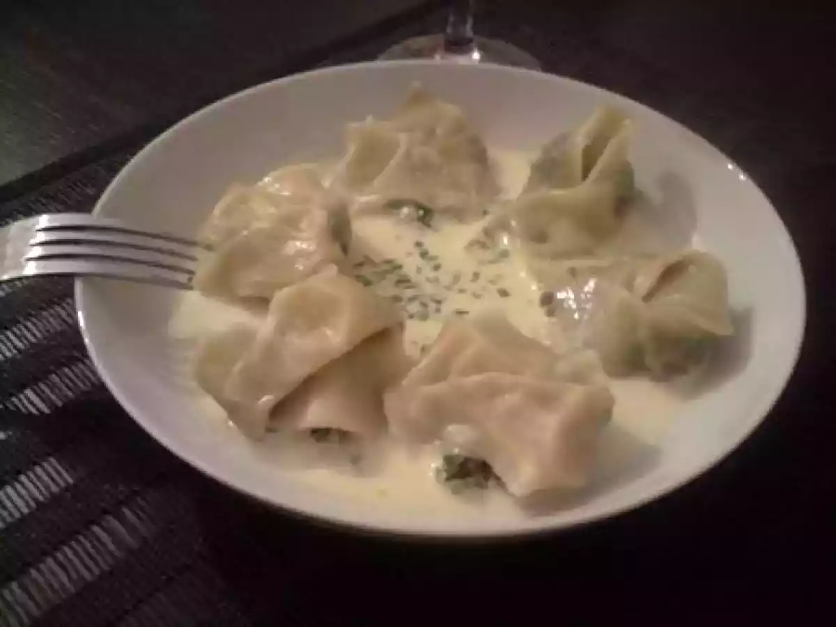 Ravioli d'épinards à la crème d'ail