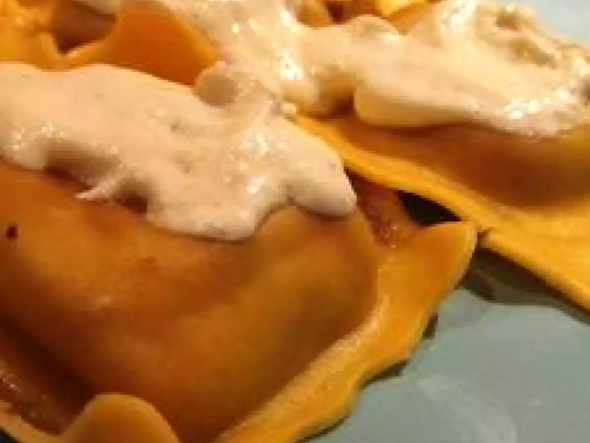 Raviolis aux cèpes & sauce au chèvre frais