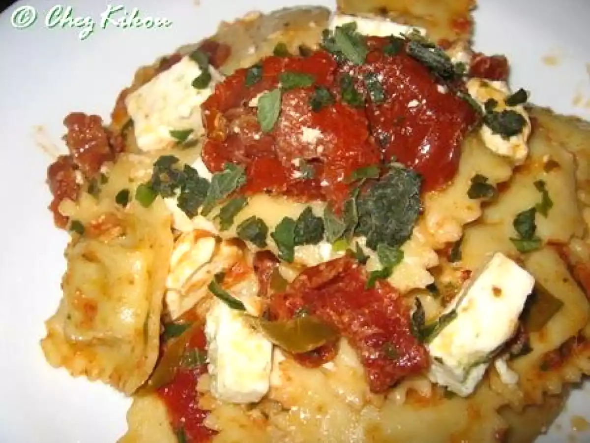 Raviolis frais aux tomates séchées, piments et feta