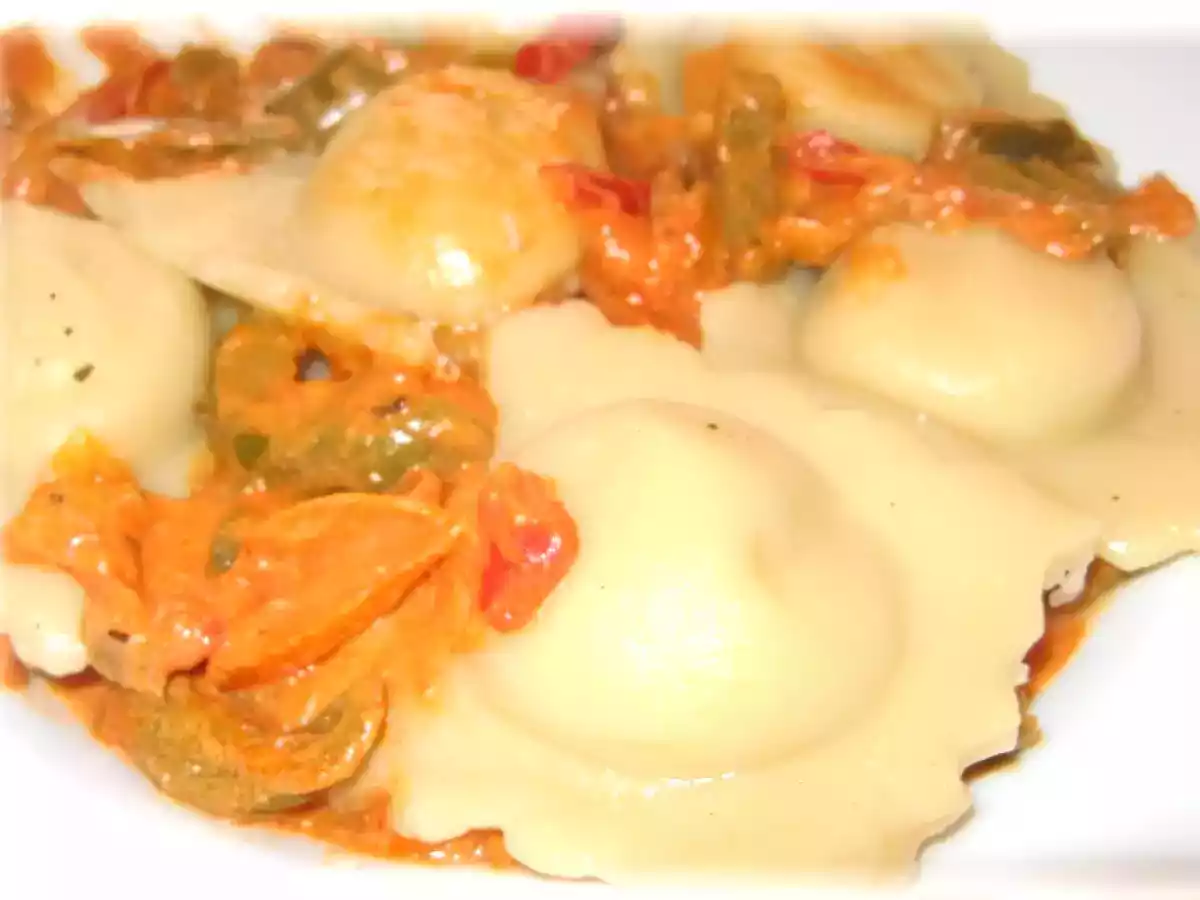 Raviolis jambon ricotta sauce aux poivrons...