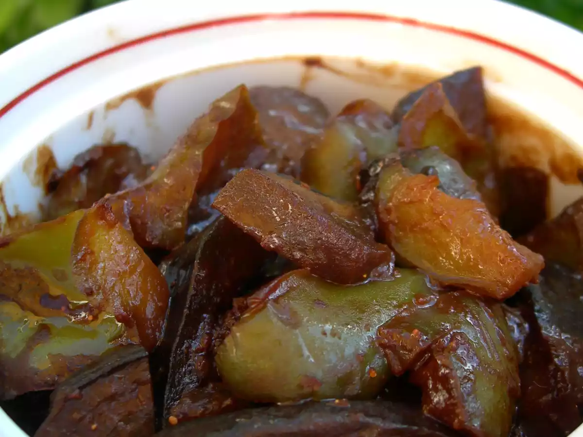 Repas japonais : soupe miso, sushis, maki sushis, egg roll, .... - photo 3