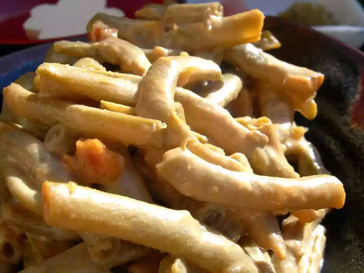 Repas japonais : soupe miso, sushis, maki sushis, egg roll, .... - photo 7