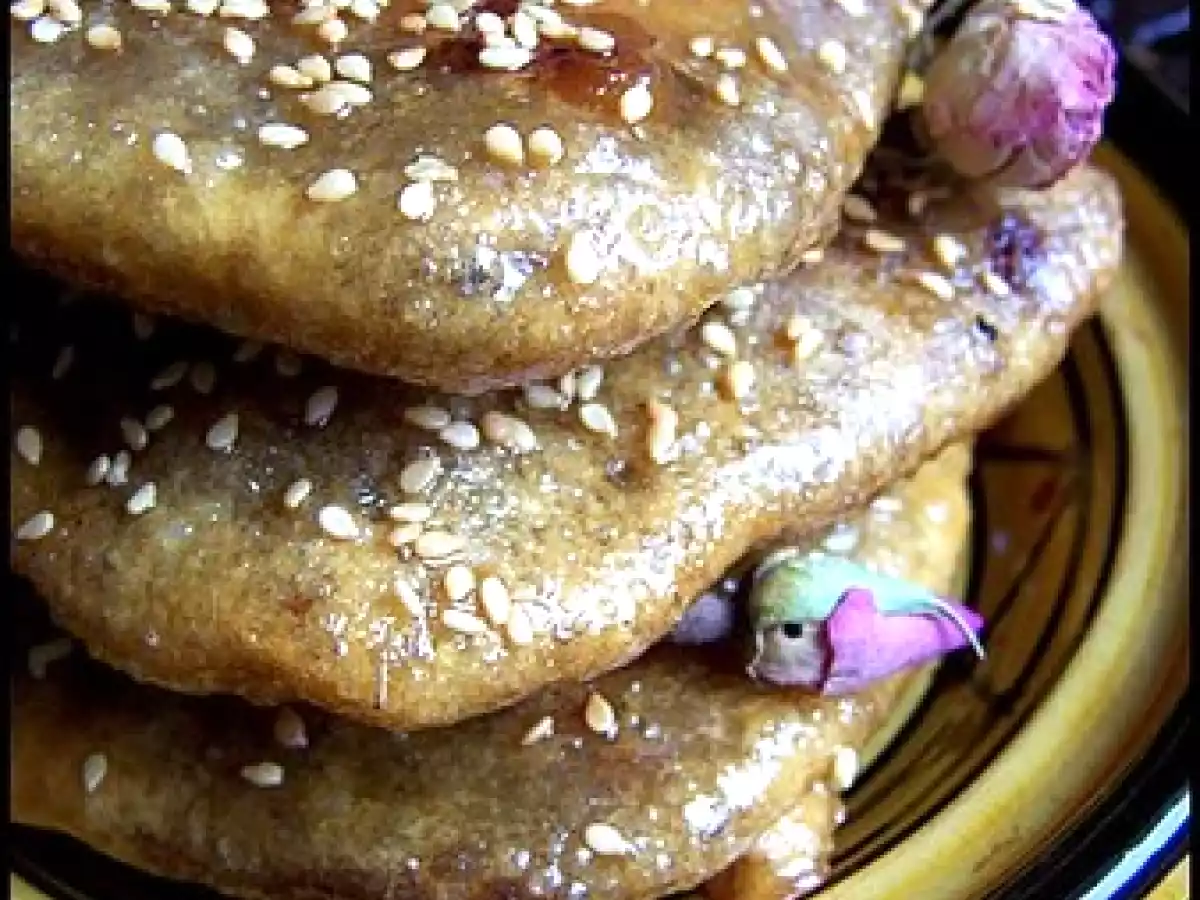 Rghaifs belouz ou Msemmens aux amandes et au miel ( Maroc ) - photo 2
