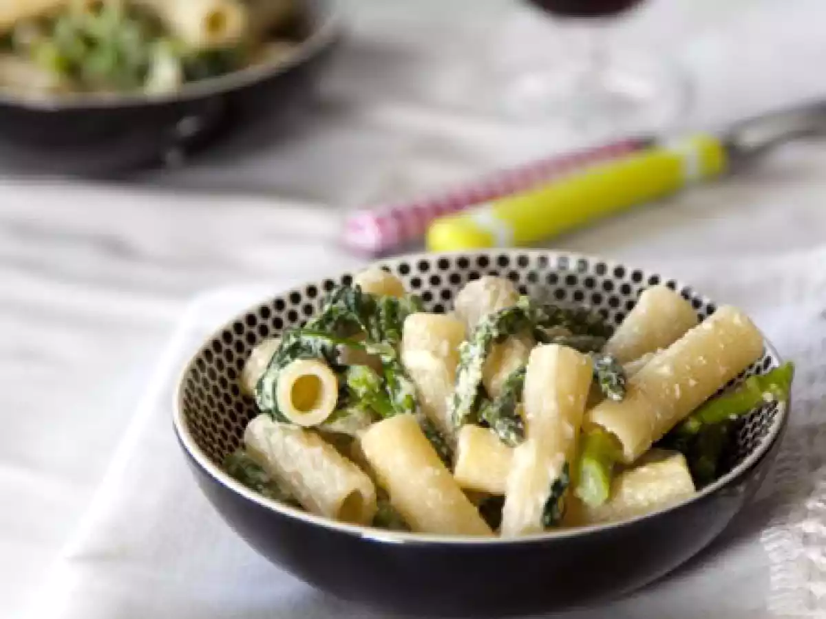Rigatoni aux asperges vertes et pesto au citron
