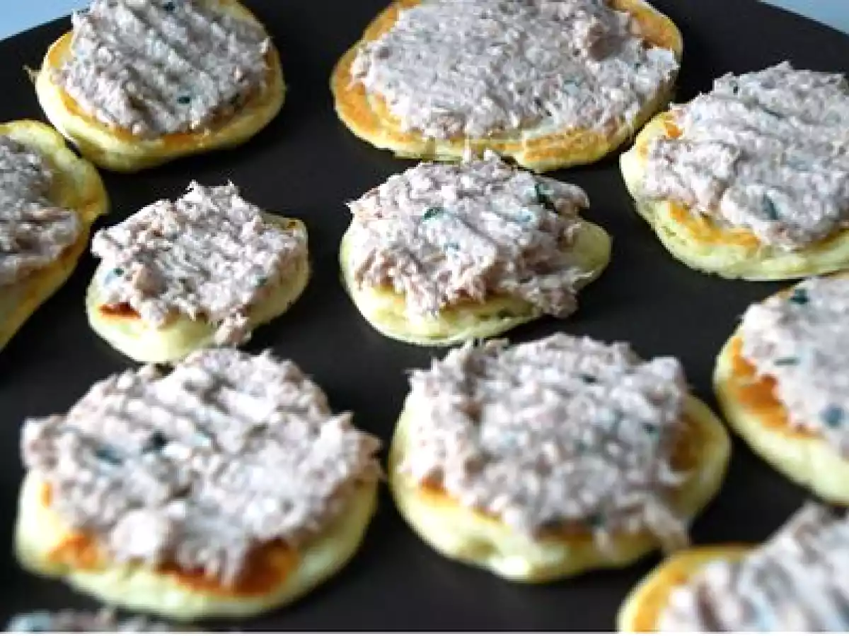 Rillettes de thon à l'estragon, blinis à la ricotta