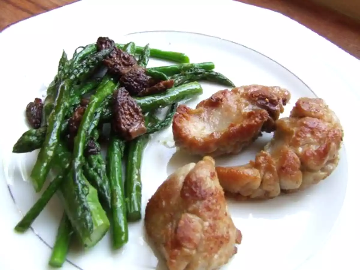 Ris de veau crousti-fondants, asperges vertes & morilles