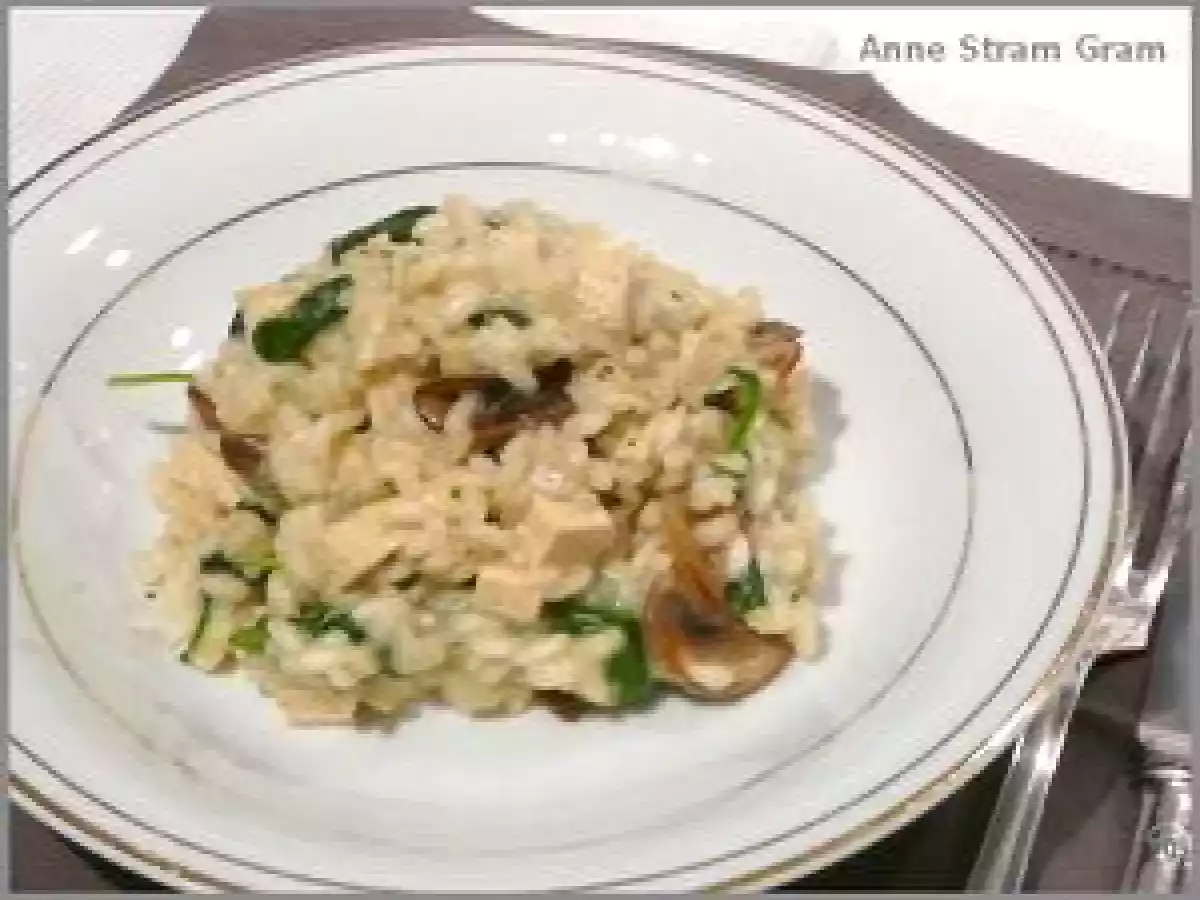Risotto au tofu, épinards et champignons