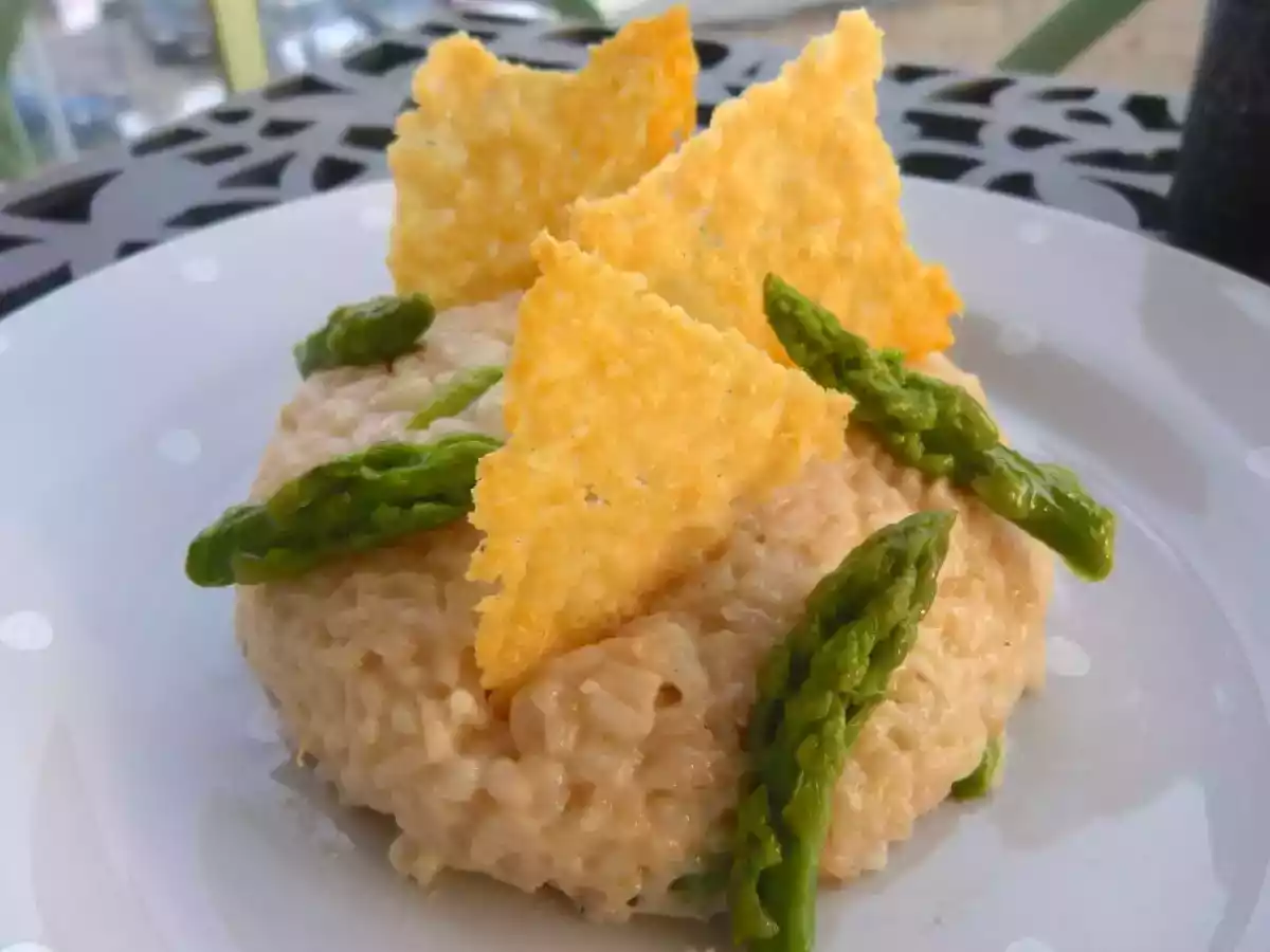 Risotto aux Asperges et au Mascarpone – Tuiles au Parmesan
