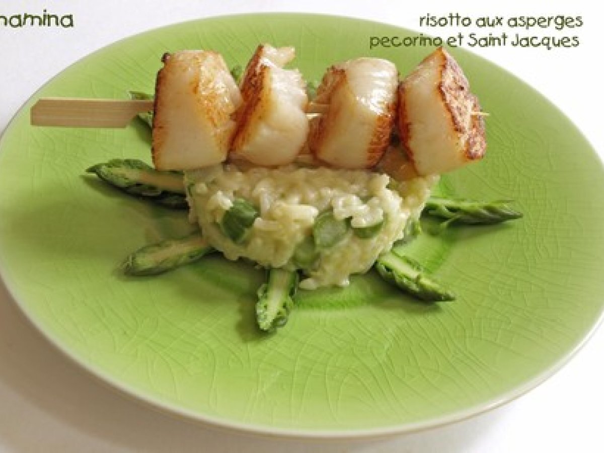 Recette de risotto aux asperges, saint jacques et pecorino