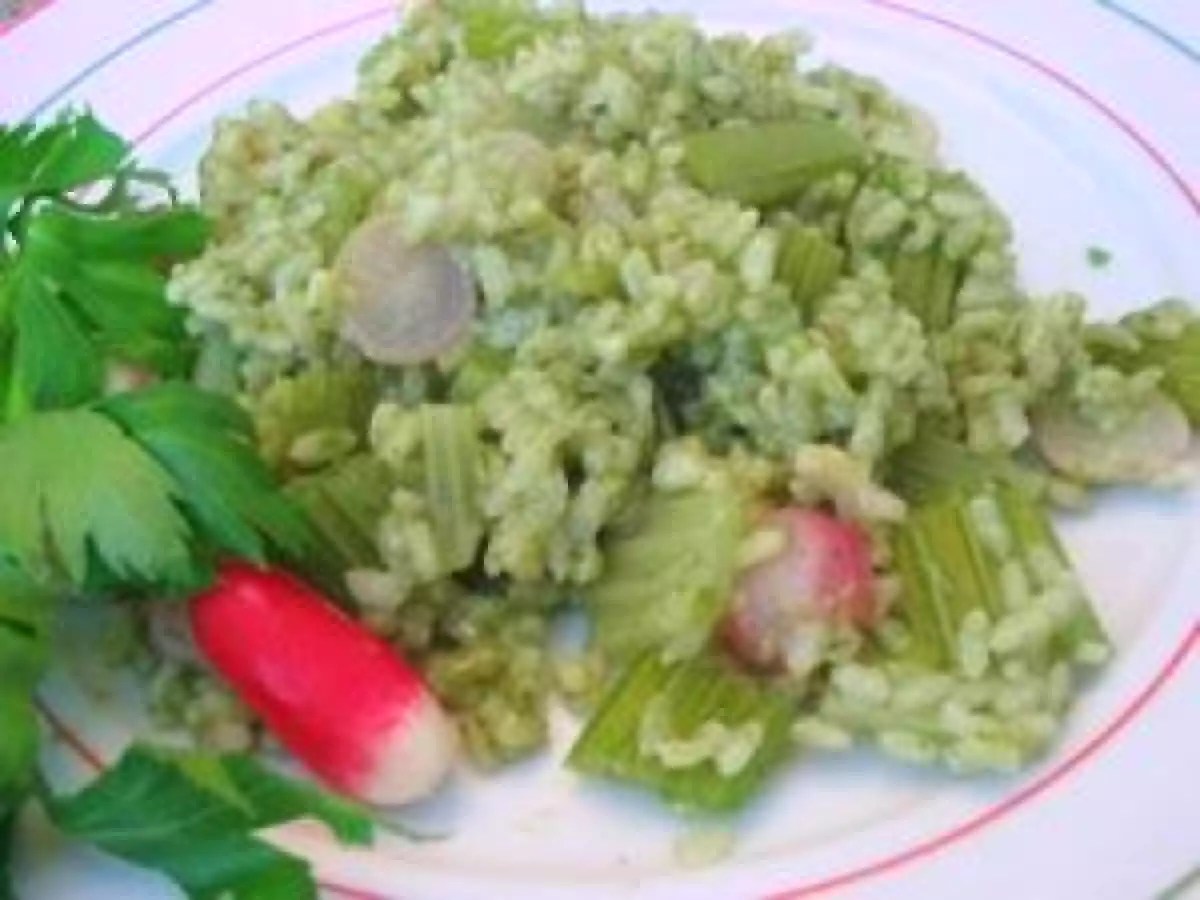 Risotto aux céleri branche et radis, en bouillon de fanes