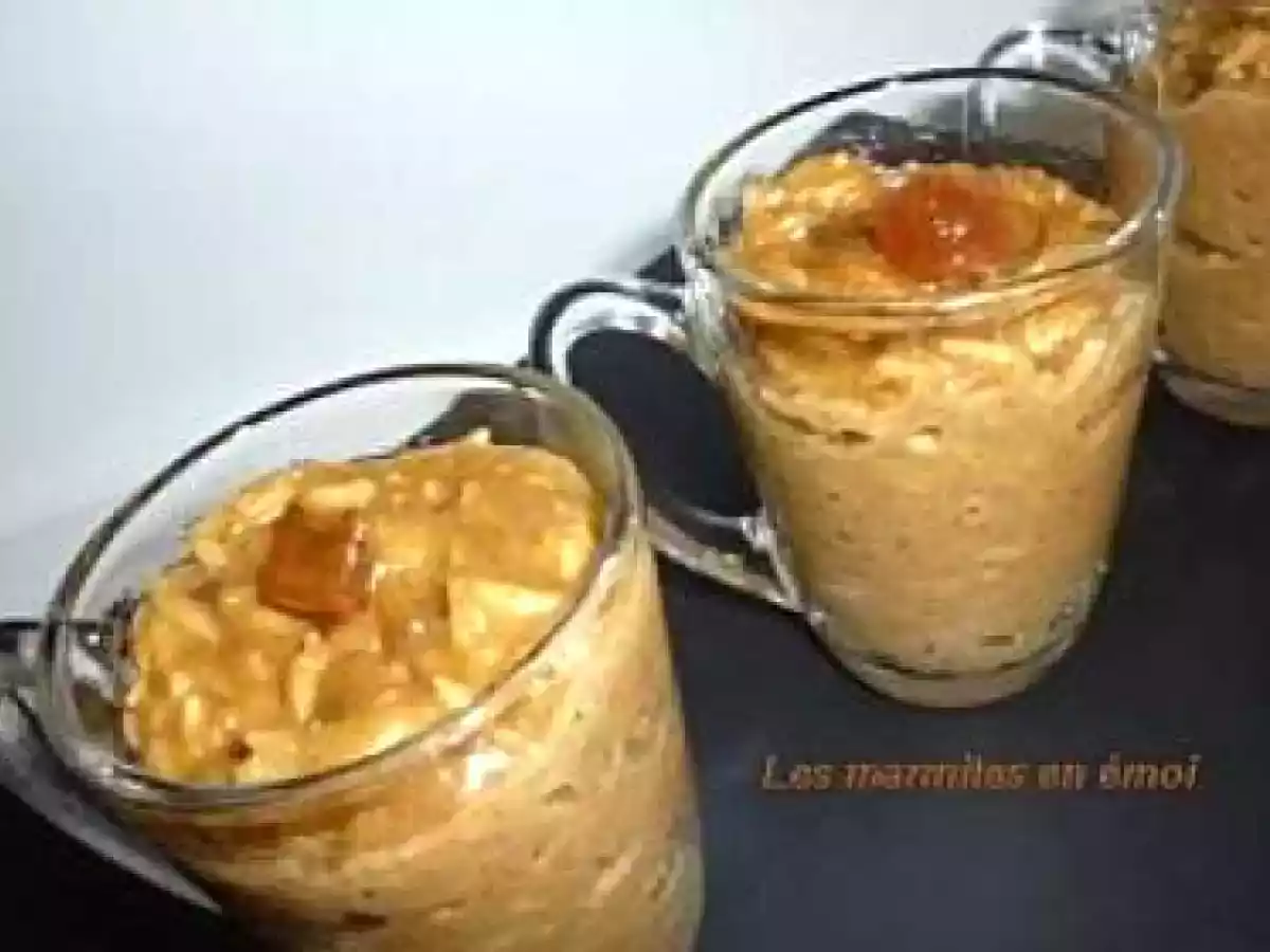 Riz au lait de coco aux épices et aux fruits des îles