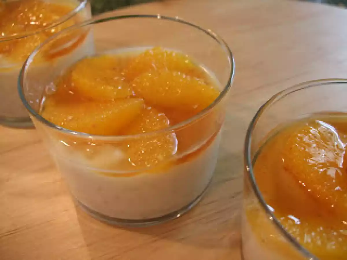 Riz au lait de coco, oranges fraiches et baies de Sechouan