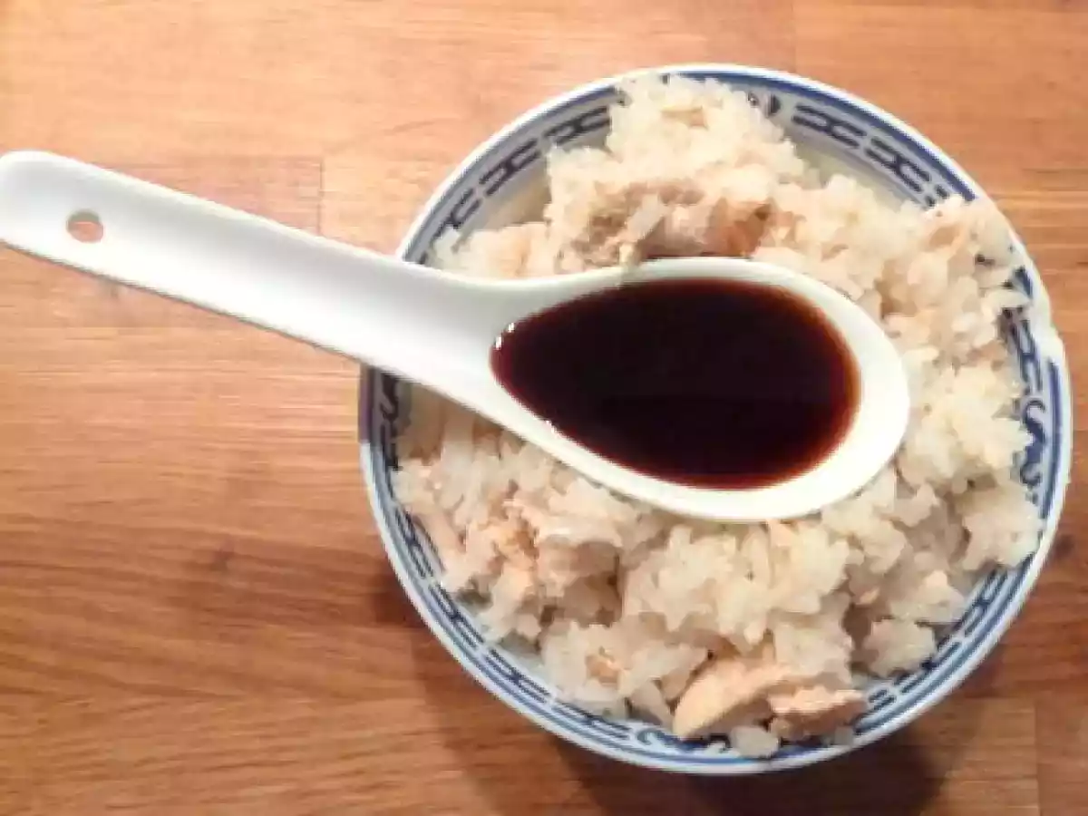Riz au saumon et sauce soja