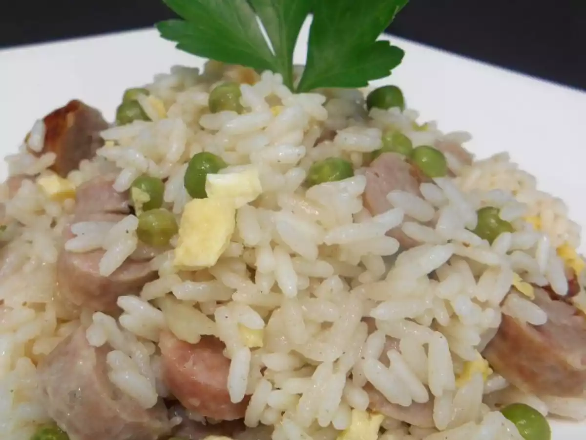 RIZ AUX CHIPOLATAS & PETITS POIS