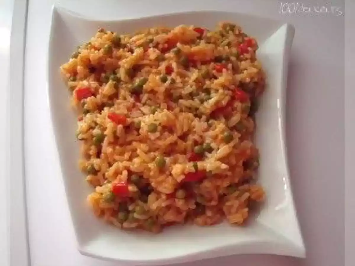 Riz espagnol au poivron et petits pois, délicieux!