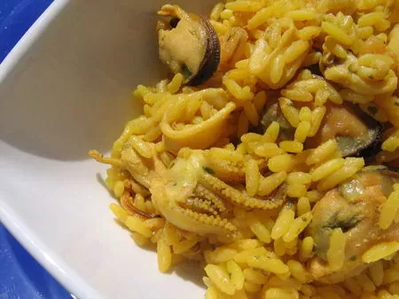 Riz safrané aux fruits de mer avec le rice cooker - Recette Ptitchef