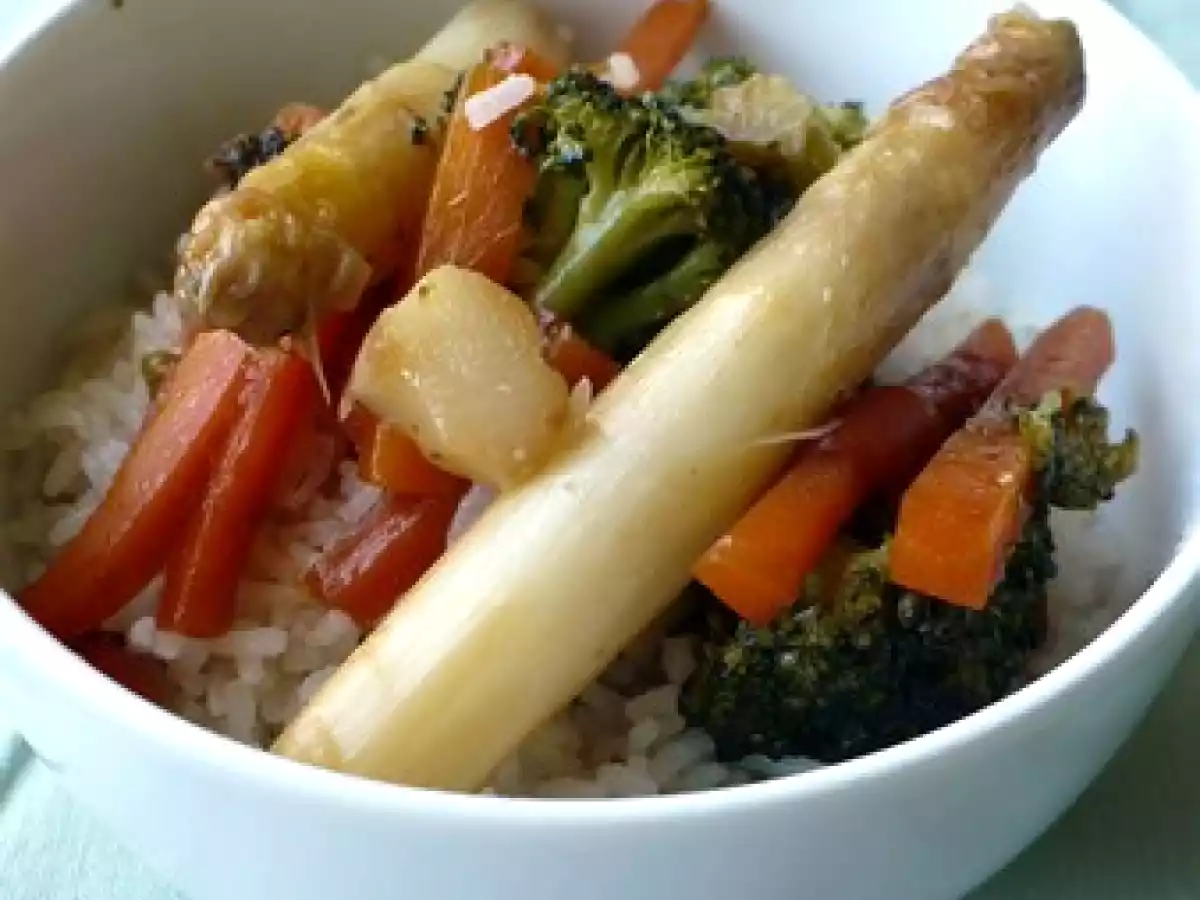 Riz sauté aux légumes de printemps