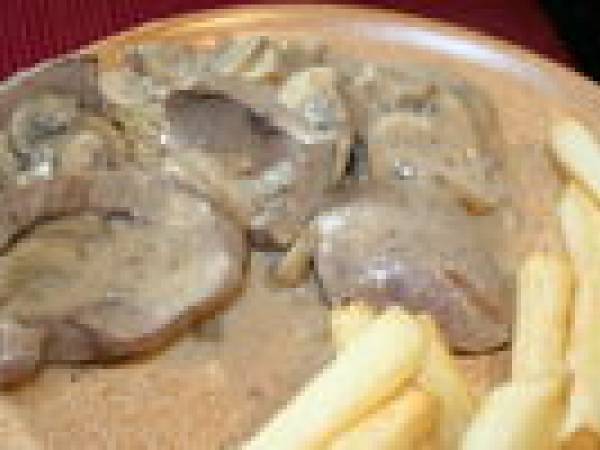 Rognons De Porc Au Vin Blanc Moutarde Et Champignons Flambes Au