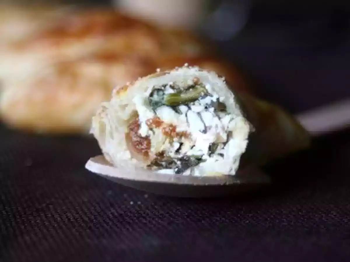 Roquette et menthe avec chèvre et figues pour des mini feuilletés - photo 2