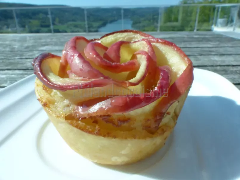 Roses feuilletées aux pommes et à la crème d'amande - photo 3