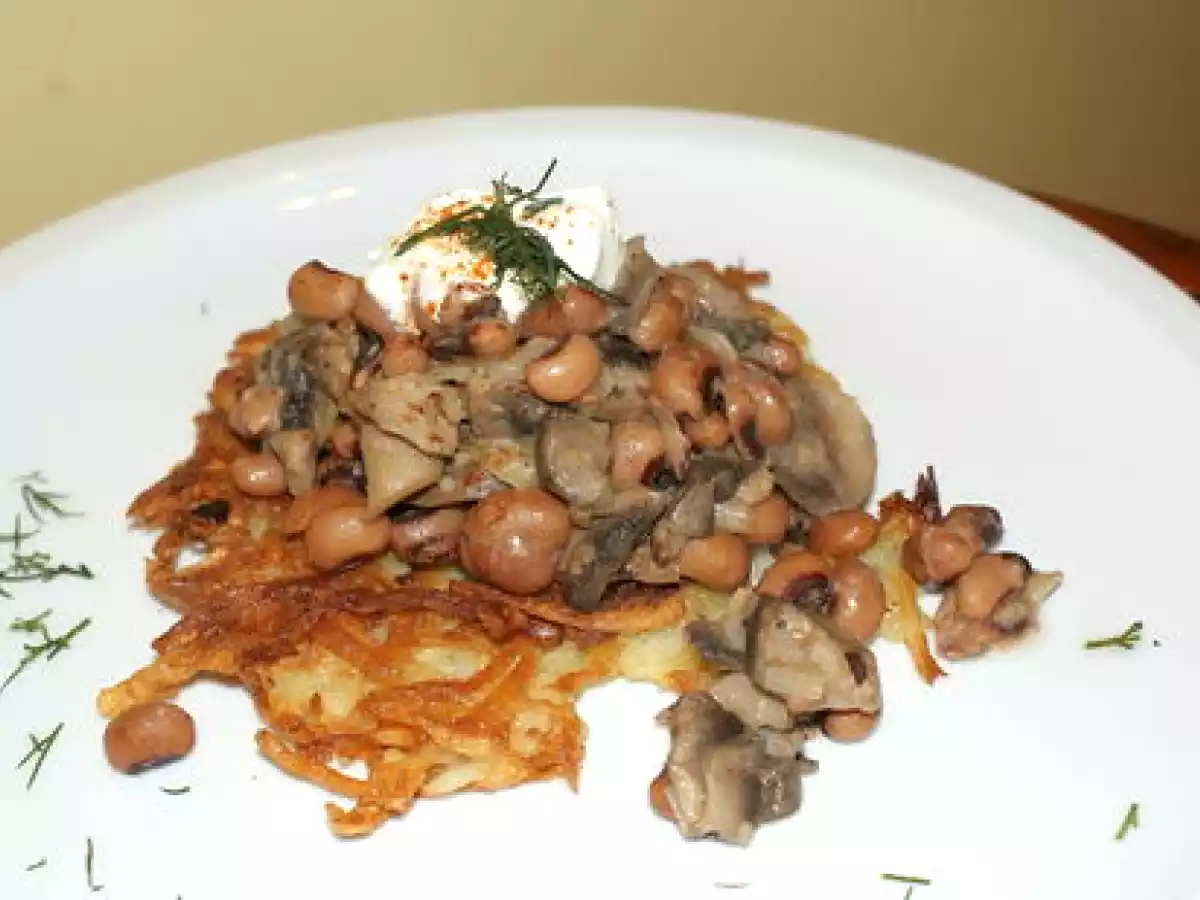 Rösti qui se prenait pour une latka...avec un goulash de haricots
