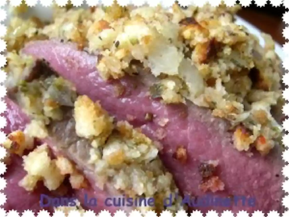 Rôti de boeuf en croûte d'herbes et de pain, à la moutarde Maille