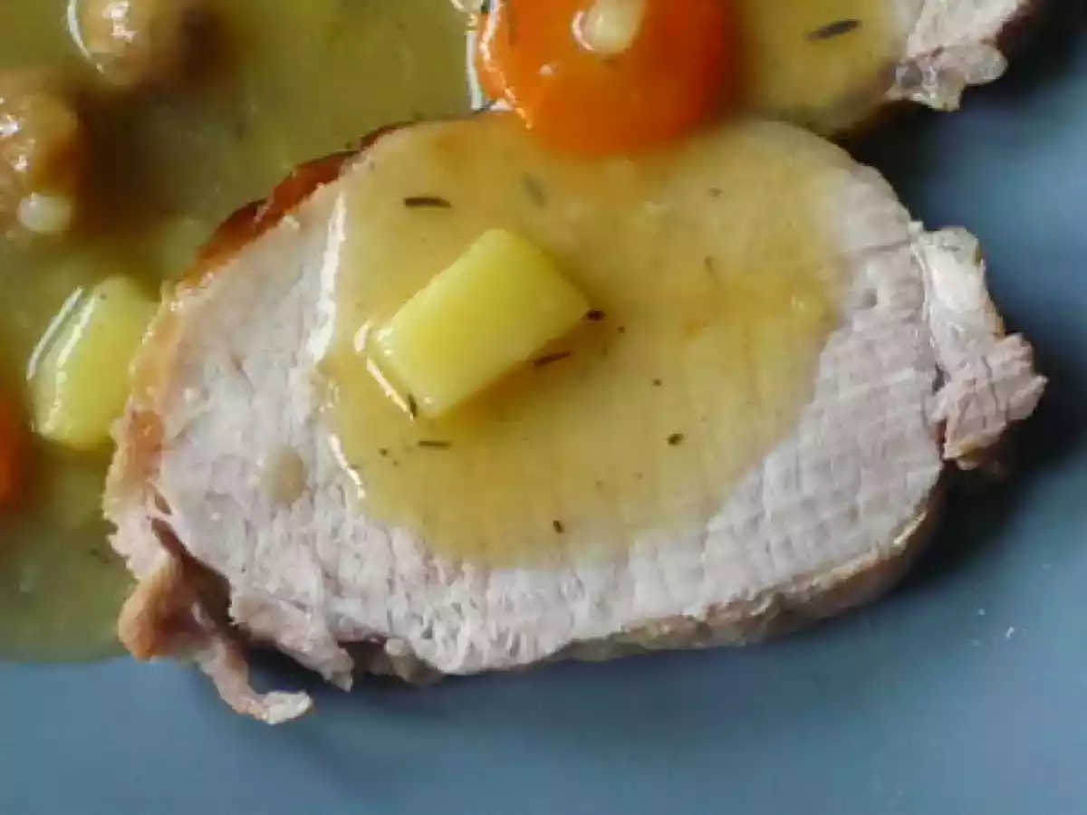 Rôti de porc au cidre et ses légumes.