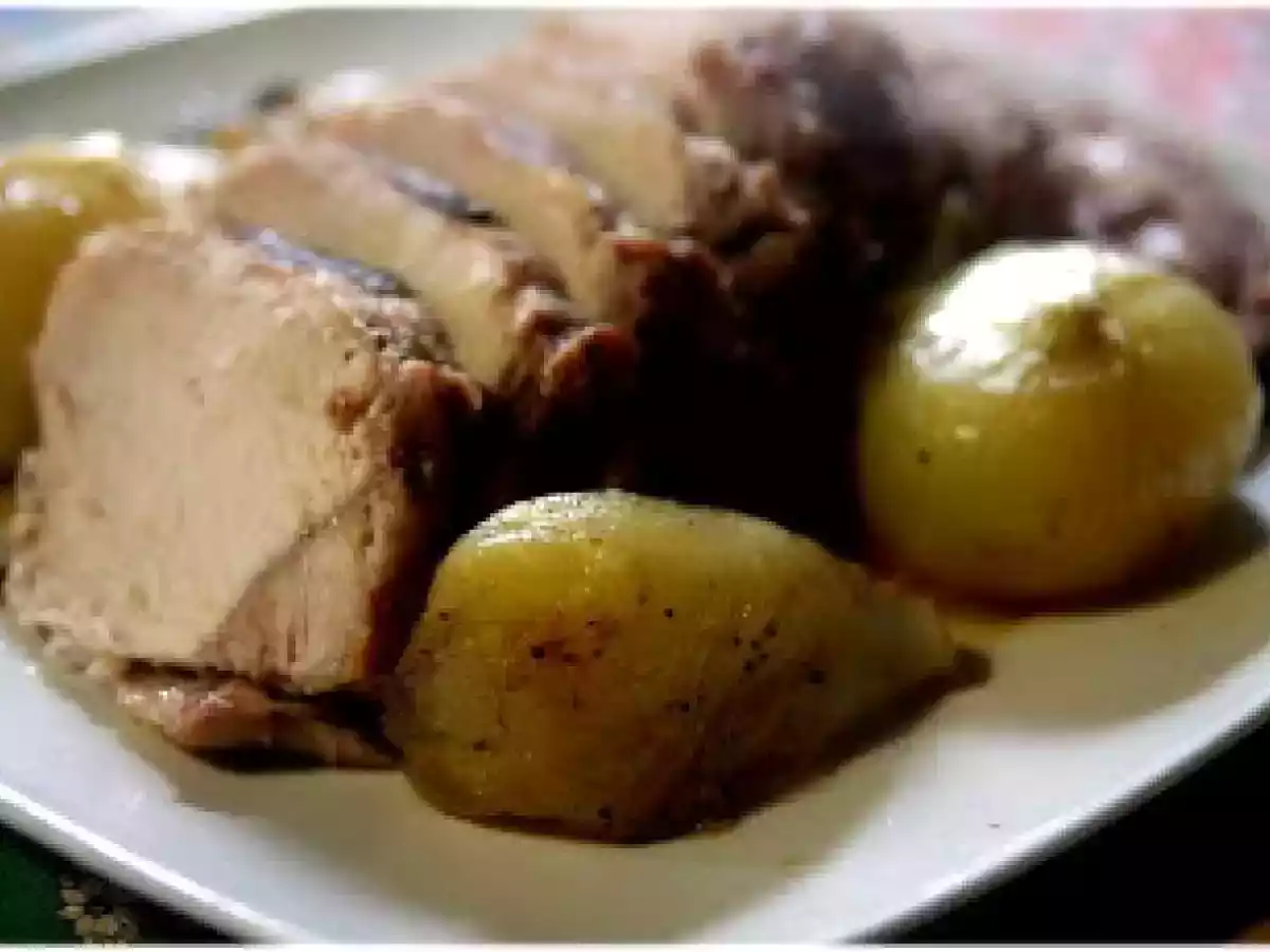 Rôti de porc aux oignons et à la sauge